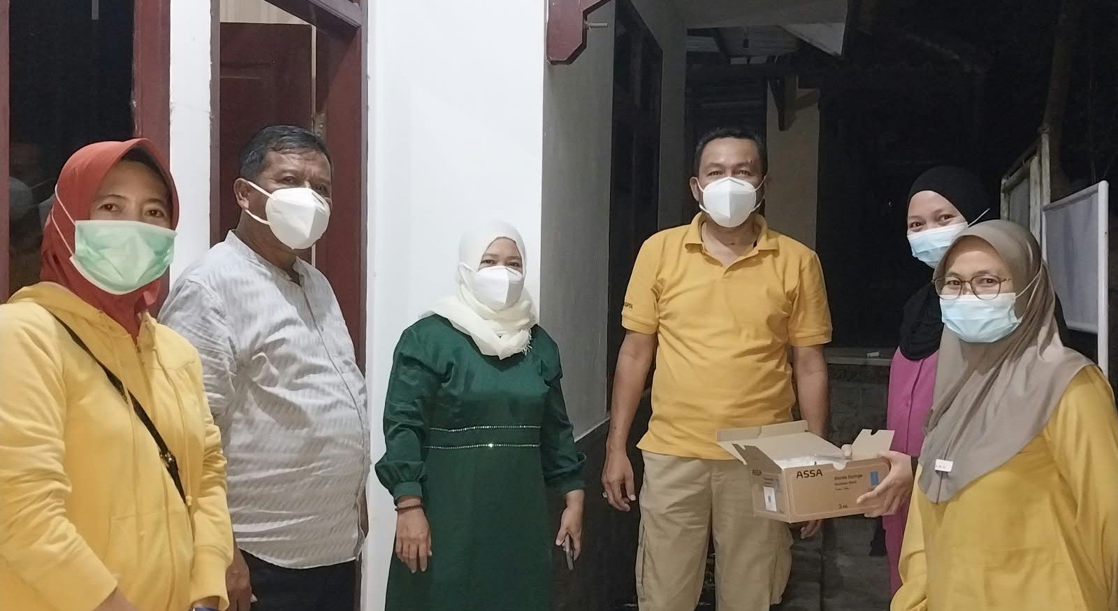 Antisipasi Dampak Asap Kebakaran Hutan di Singkup, Puskesmas Pasawahan Bagikan Masker dan Siagakan Ambulance Antisipasi Dampak Asap Kebakaran Hutan di Singkup, Puskesmas Pasawahan Bagikan Masker dan Siagakan Ambulance