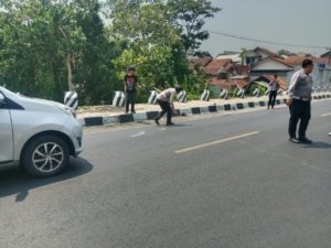 Berdasarkan Rekaman CCTV, Sopir Angkot Penabrak Pemotor di Jalan Raya Cilowa Diciduk Polisi