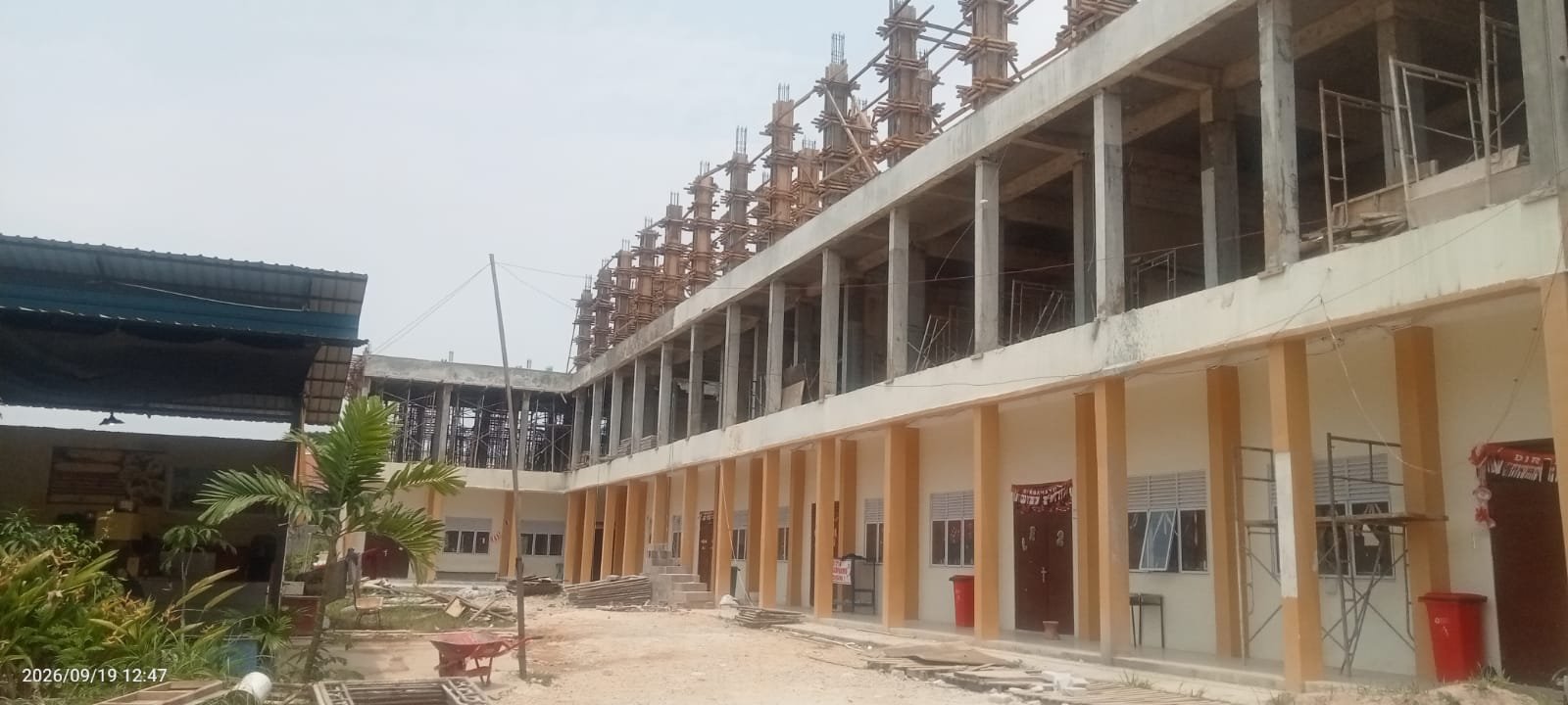Papan Proyek Tak Cantumkan Jadwal Pelaksanaan, Transparansi Pembangunan RKB SMAN 26 Batam Dipertanyakan Papan Proyek Tak Cantumkan Jadwal Pelaksanaan, Transparansi Pembangunan RKB SMAN 26 Batam Dipertanyakan
