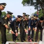 Pangdam XIX/TT Tabur Bunga di TMP Kusuma Dharma, Ziarah Nasional HUT Ke-81 TNI Berlangsung Khidmat