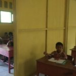 SDN 121 Kaur Kekurangan Ruang Kelas, Siswa Harus Berbagi Ruang Belajar dengan Sekat Triplek