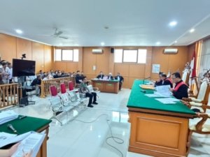 Gaya Preman Pengawal Bupati Bandung, Intimidasi dan Rampas HP Wartawan Usai Dadang Supriatna Bersaksi di Kasus Korupsi BDS 