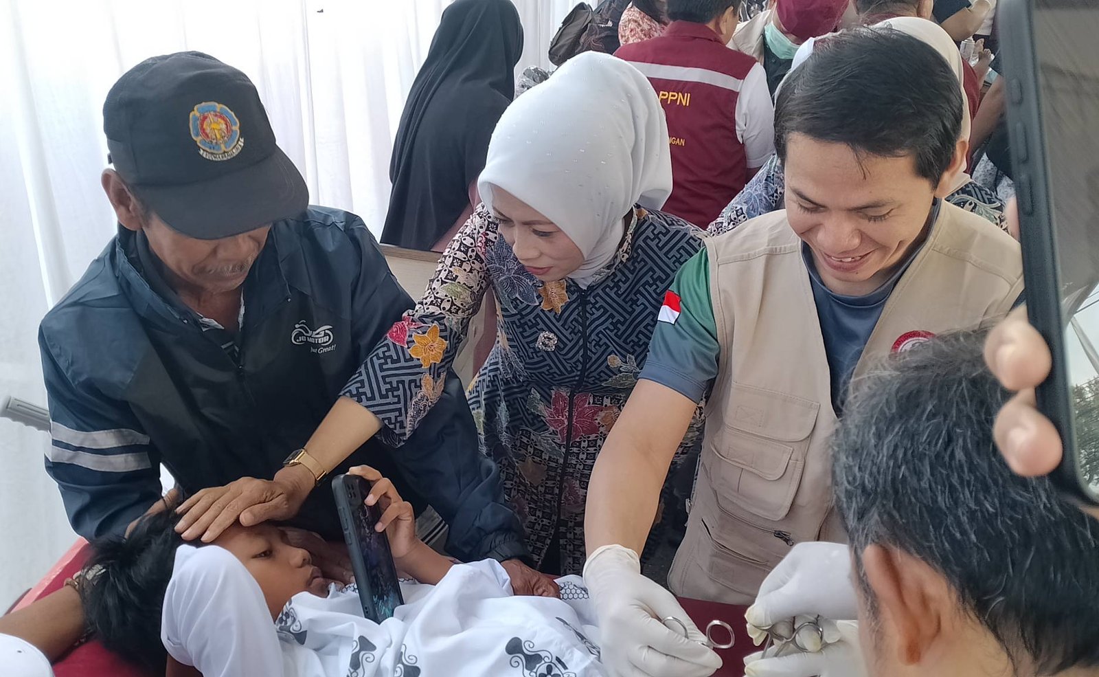 Peringati Hari Jadi ke-528, 151 Anak di Kuningan Ikuti Khitanan Massal Peringati Hari Jadi ke-528, 151 Anak di Kuningan Ikuti Khitanan Massal