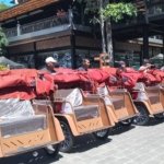 Presiden Prabowo Salurkan 200 Unit Becak Listrik Pindad untuk Pengemudi Lansia di Kuningan