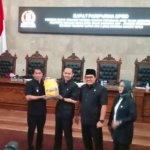 Paripurna DPRD Cirebon Sahkan Dua Raperda Inisiatif Strategis, Terima Hantaran Perubahan APBD 2026