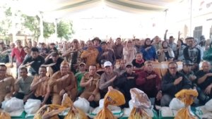 Genjot Ketahanan Pangan, Bupati Kuningan Resmikan “GEMBOL” dan Serahkan Bantuan Pupuk untuk Ratusan Petani