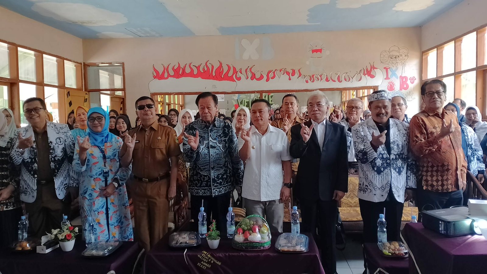 Bupati Kuningan Tegaskan Pentingnya Penguatan Karakter dan Sosial Guru di Era AI Bupati Kuningan Tegaskan Pentingnya Penguatan Karakter dan Sosial Guru di Era AI