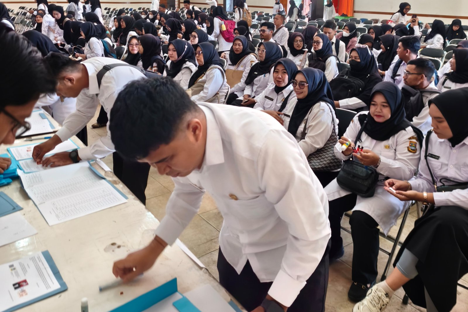Kontrak 5.720 PPPK Paruh Waktu Bandung Barat Diperpanjang, Sekda Ingatkan Soal Disiplin Kontrak 5.720 PPPK Paruh Waktu Bandung Barat Diperpanjang, Sekda Ingatkan Soal Disiplin