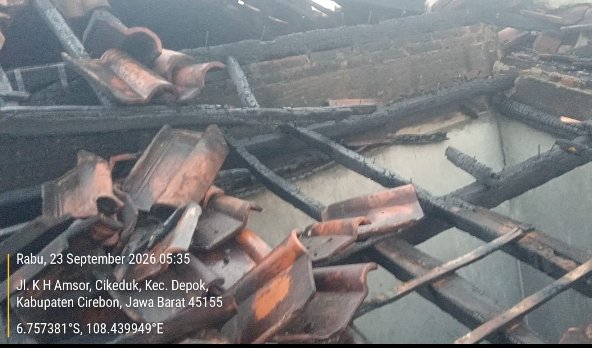 Dini Hari, Masjid Al Barokah di Cirebon Terbakar, Diduga Akibat Korsleting Listrik