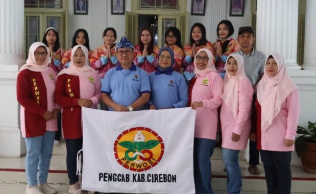 Wakili Jawa Barat, PERWOSI Kabupaten Cirebon Berangkat ke Lomba Senam Kreasi Tingkat Nasional Wakili Jawa Barat, PERWOSI Kabupaten Cirebon Berangkat ke Lomba Senam Kreasi Tingkat Nasional