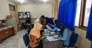 CKG untuk Petugas Kebersihan DLH Pacitan, Menjaga Kesehatan di Tengah Dedikasi Mengurus Sampah