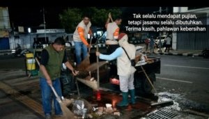 Di Balik Bersihnya Pacitan, Ada Mereka yang Bekerja Saat Kota Terlelap