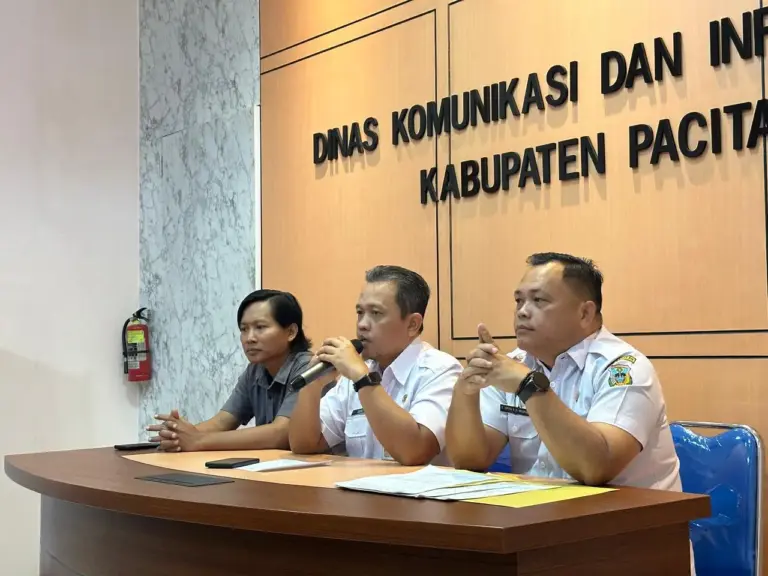 Nama Eno Smith Muduni Kembali Mengemuka, Rekam Jejak Birokrasi Masuk Radar JPTP Pacitan? Nama Eno Smith Muduni Kembali Mengemuka, Rekam Jejak Birokrasi Masuk Radar JPTP Pacitan?