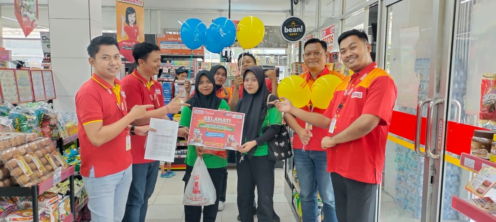 Hari Pelanggan Nasional: Mahnan Tegaskan Pelanggan sebagai Mitra Sejati Alfamart Hari Pelanggan Nasional: Mahnan Tegaskan Pelanggan sebagai Mitra Sejati Alfamart