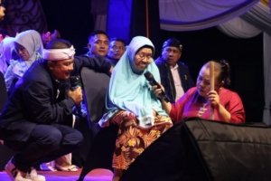 Meriah! Bupati Saba Lembur di Desa Subang Disambut Antusias Ribuan Warga