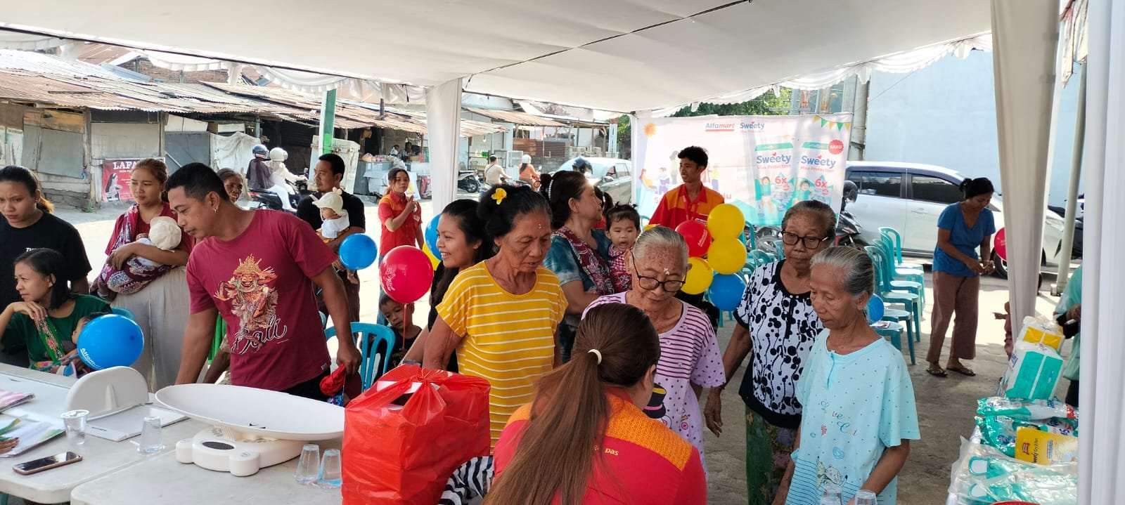 Komitmen Berlanjut, Alfamart dan Sweety Perluas Jangkauan Alfamart Sahabat Posyandu ke 84 Titik di Indonesia Komitmen Berlanjut, Alfamart dan Sweety Perluas Jangkauan Alfamart Sahabat Posyandu ke 84 Titik di Indonesia