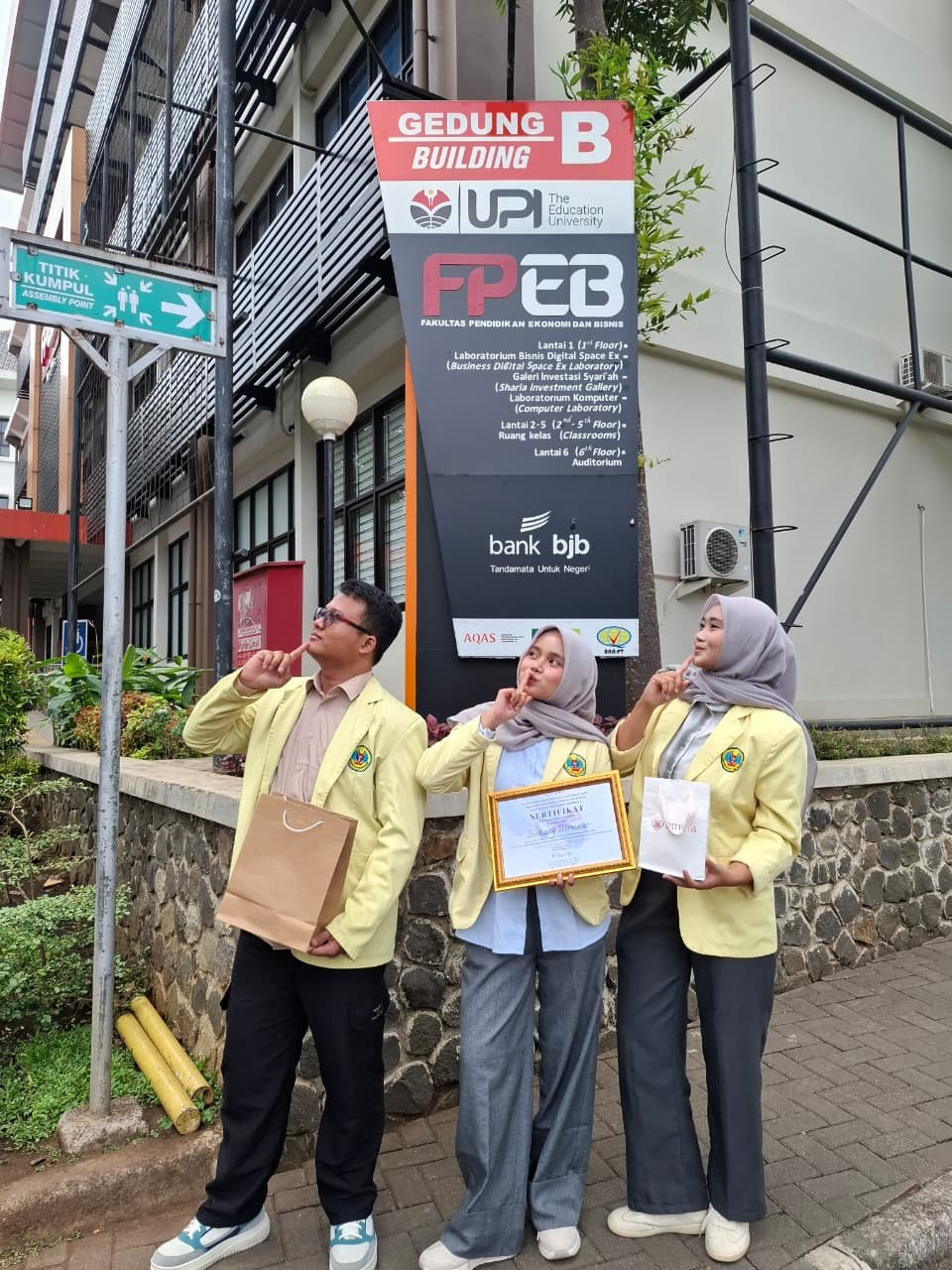 Ungguli Kampus Ternama, Mahasiswa “UNIKU” Sabet Juara 2 Bisnis Kreatif Infinite Enterpreneur
