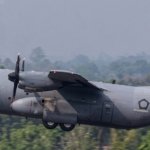 Hebohkan Warga, Pesawat Hercules Terbang Rendah di Langit Cirebon