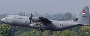 Hebohkan Warga, Pesawat Hercules Terbang Rendah di Langit Cirebon