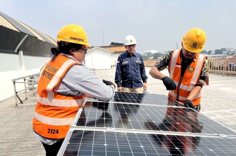 PLN Fasilitasi Sertifikasi Kompetensi Pemasangan PLTS bagi 30 Pelajar di Kupang
