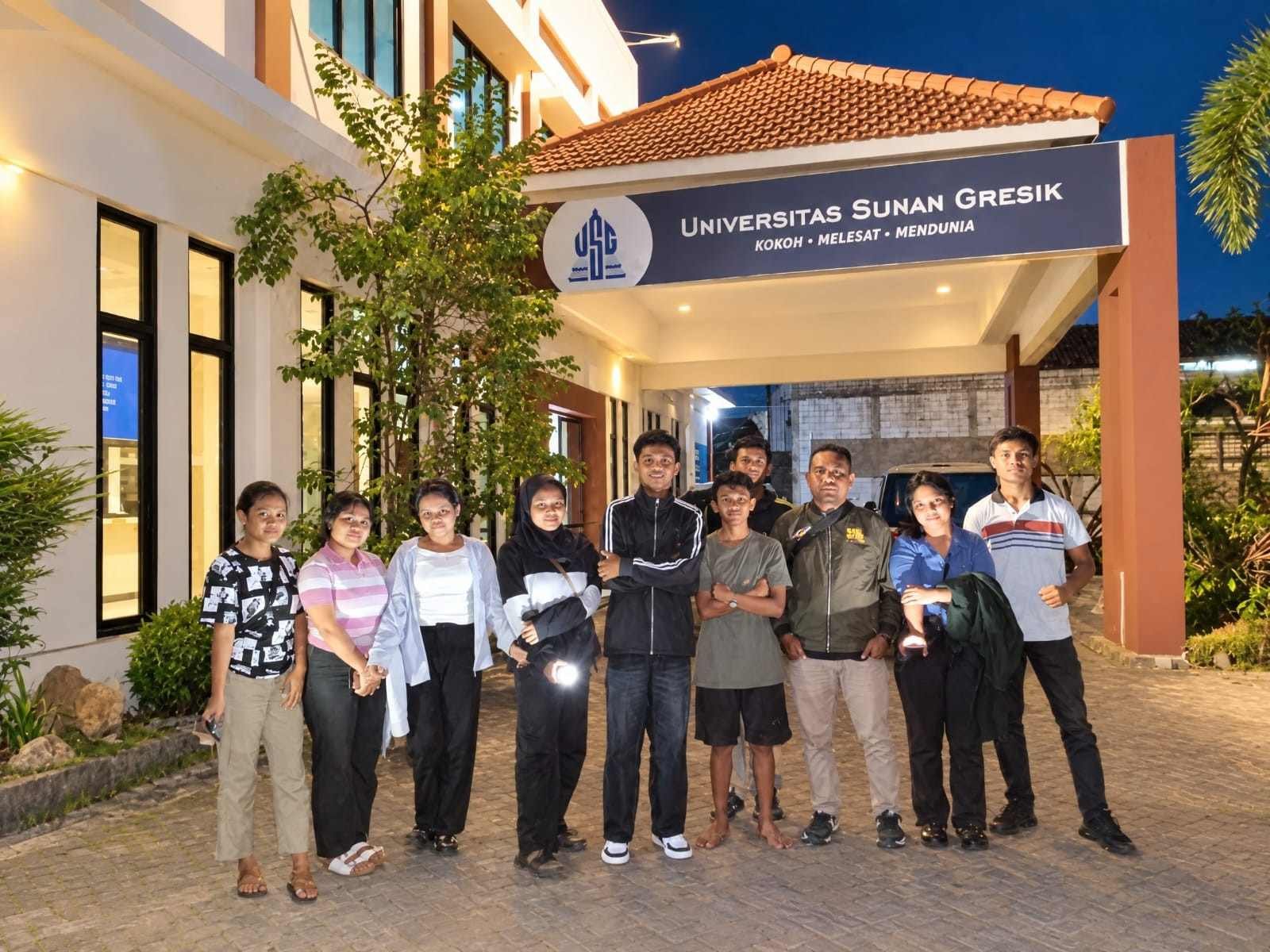 9 Anak NTT yang Diberangkatkan Usman Husin Tiba di Surabaya, Siap Tempuh Kuliah di Universitas Sunan Gresik