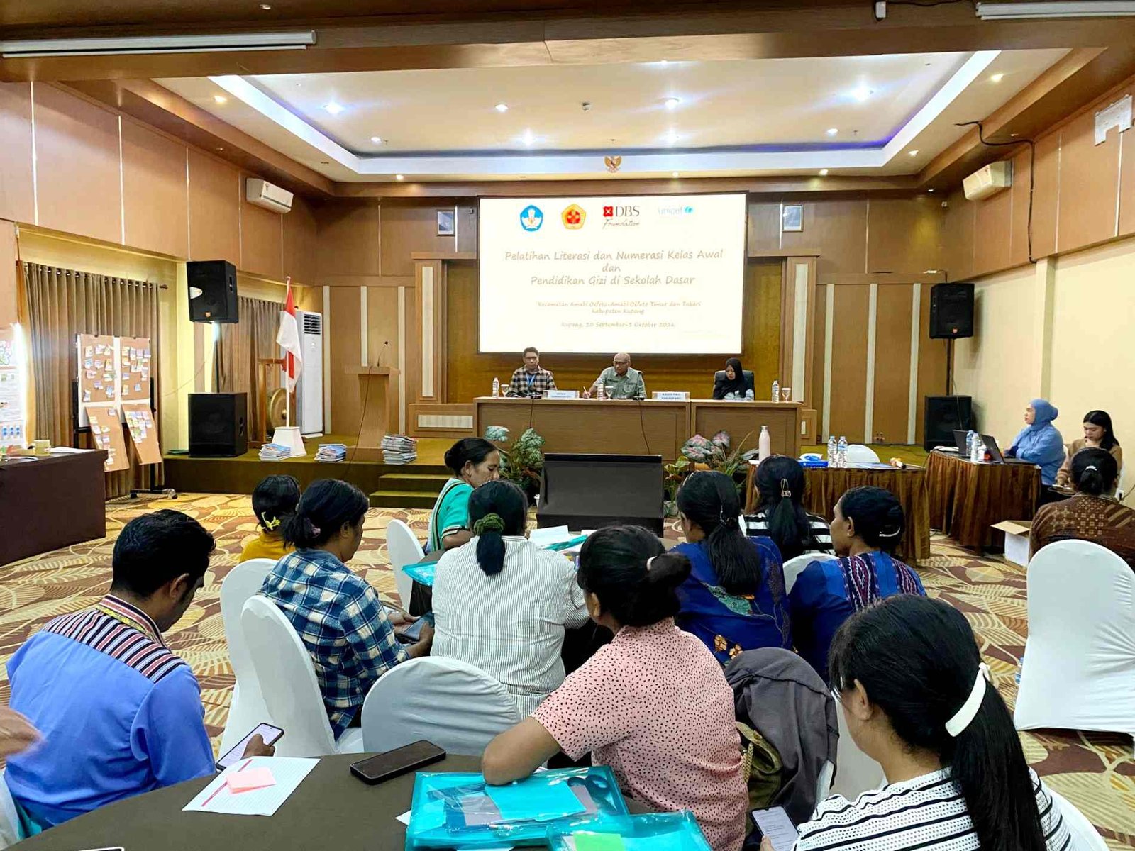 Pelatihan UNICEF dan DBS Foundation Ubah Cara Guru Mengajar Literasi-Numerasi di Sekolah Dasar Kupang Pelatihan UNICEF dan DBS Foundation Ubah Cara Guru Mengajar Literasi-Numerasi di Sekolah Dasar Kupang
