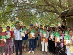 Usman Husin Turun Langsung, Gelontorkan 12 Ton Benih Jagung Hibrida untuk Petani Kupang Barat dan Nekamese
