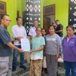 Usman Husin Serahkan SK Pekarangan Pangan Bergizi untuk 5 Kelompok Wanita Tani di Rote Barat Daya