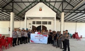 Komunitas Katolik Polresta Kupang Kota Bantu Pembangunan Gereja Stasi HKY Beumopu
