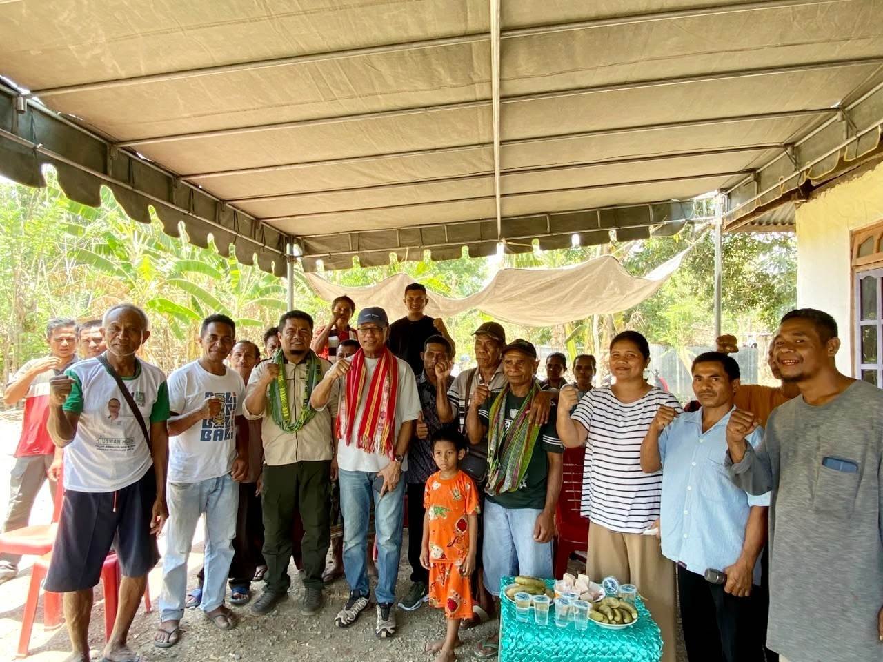 Terima Traktor dari Usman Husin, Petani Desa Tupan: Ini Baru Pertama Kali Kami Dapat Bantuan Terima Traktor dari Usman Husin, Petani Desa Tupan: Ini Baru Pertama Kali Kami Dapat Bantuan