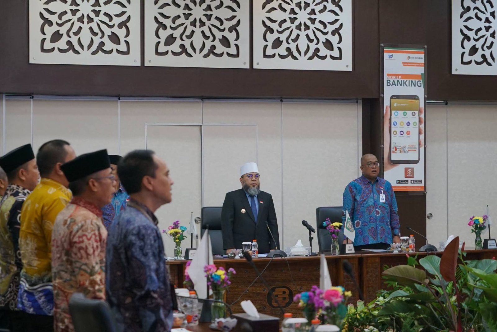 Helmi Hasan Akui Kinerja Bank Bengkulu Positif, Manajemen Diminta Terus Tingkatkan Prestasi Helmi Hasan Akui Kinerja Bank Bengkulu Positif, Manajemen Diminta Terus Tingkatkan Prestasi