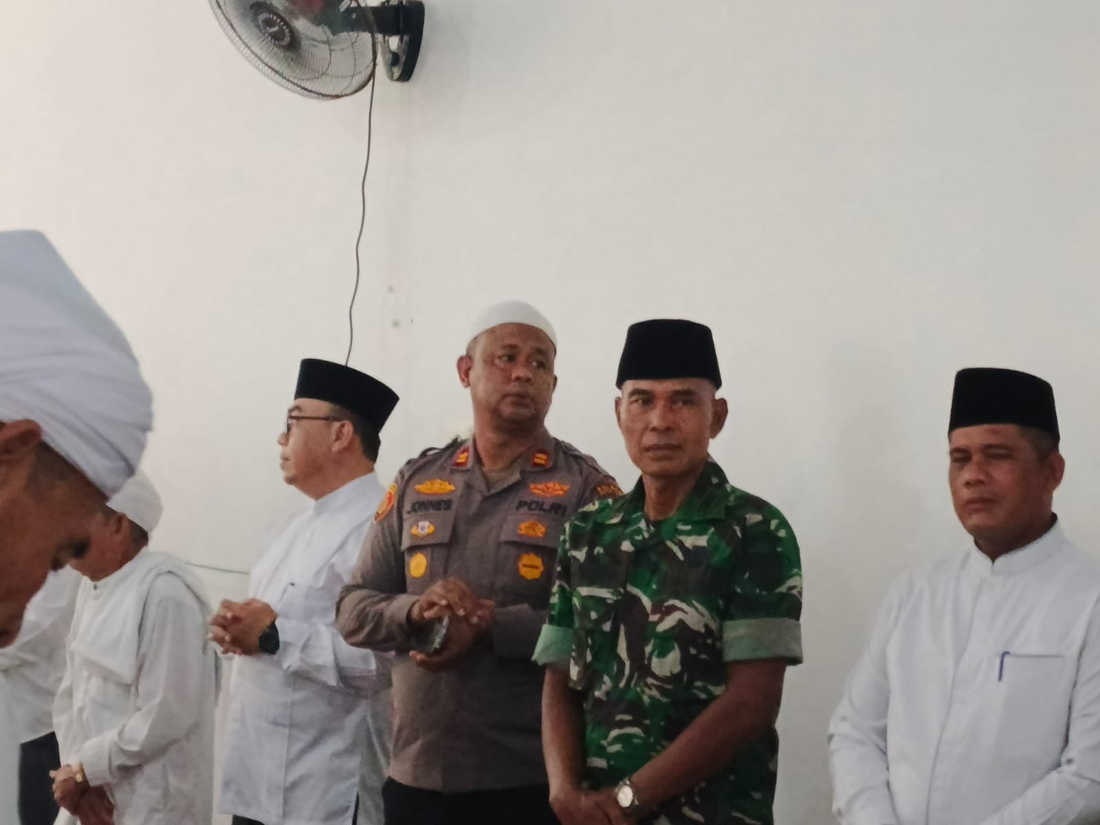 Wabup Rohul Bersama Tuan Guru Besilam Syekh Zikmal Fuad dan Ribuan Jamaah Hadiri Milad Ke-218 Syekh Abdul Wahab Rokan Wabup Rohul Bersama Tuan Guru Besilam Syekh Zikmal Fuad dan Ribuan Jamaah Hadiri Milad Ke-218 Syekh Abdul Wahab Rokan