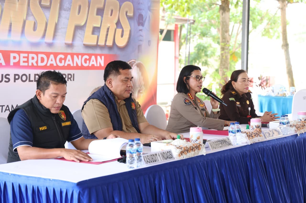 Polda Kepri Bongkar Impor Ilegal 3 Mesin Pesawat dari Singapura, Nilainya Capai Rp30 Miliar Polda Kepri Bongkar Impor Ilegal 3 Mesin Pesawat dari Singapura, Nilainya Capai Rp30 Miliar