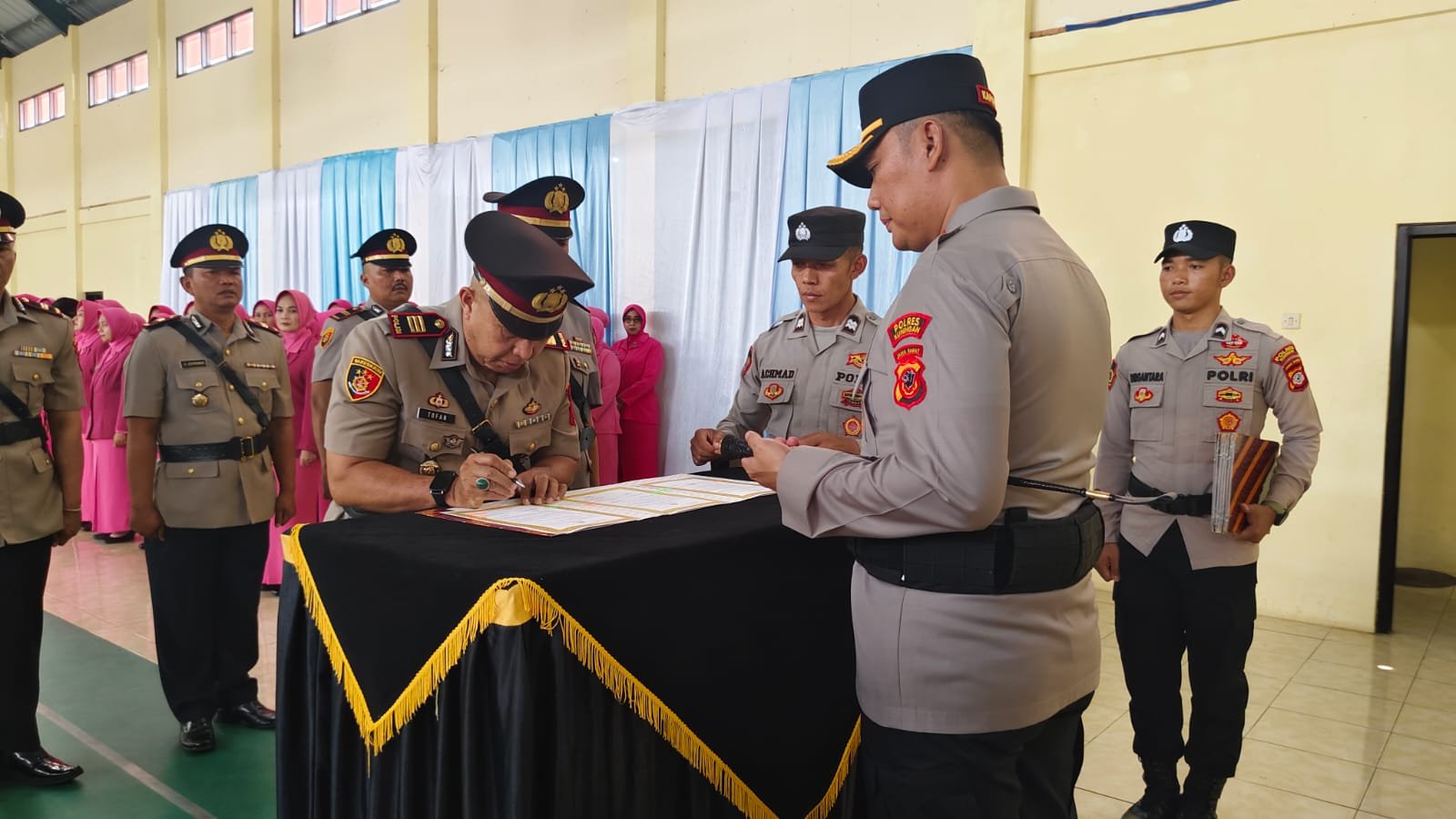 Rotasi Jabatan di Polres Kuningan, Tujuh Posisi Kapolsek Resmi Berganti Rotasi Jabatan di Polres Kuningan, Tujuh Posisi Kapolsek Resmi Berganti
