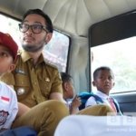 Bupati Bandung Barat Tepati Janji, Siswa SDN Budiharja Kini Diantar Mobil Gratis Tak Lagi Menyeberang Waduk