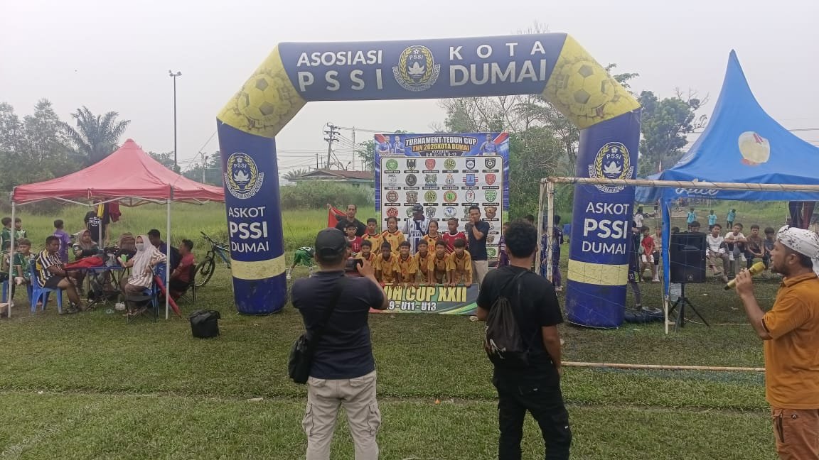 Insan Pers Berikan Apresiasi dan Ikut Serahkan Medali di Turnamen Teduh Cup ke22 tgl16-18 Oktober 2026 Kota Dumai Insan Pers Berikan Apresiasi dan Ikut Serahkan Medali di Turnamen Teduh Cup ke22 tgl16-18 Oktober 2026 Kota Dumai