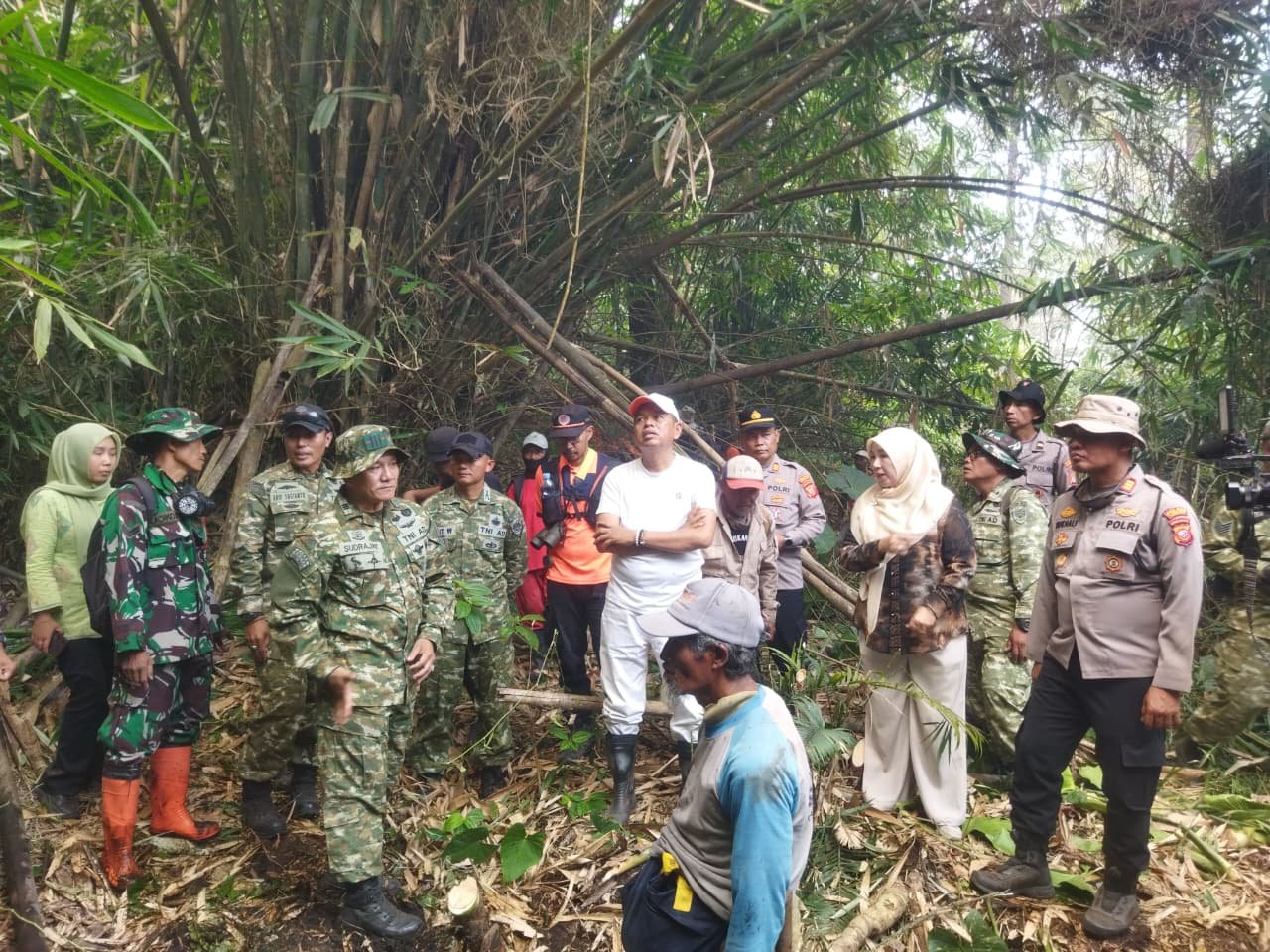 Gubernur Jabar Dedi Mulyadi Pimpin Langsung Pemadaman Karhutla di Gunung Ciremai Kuningan