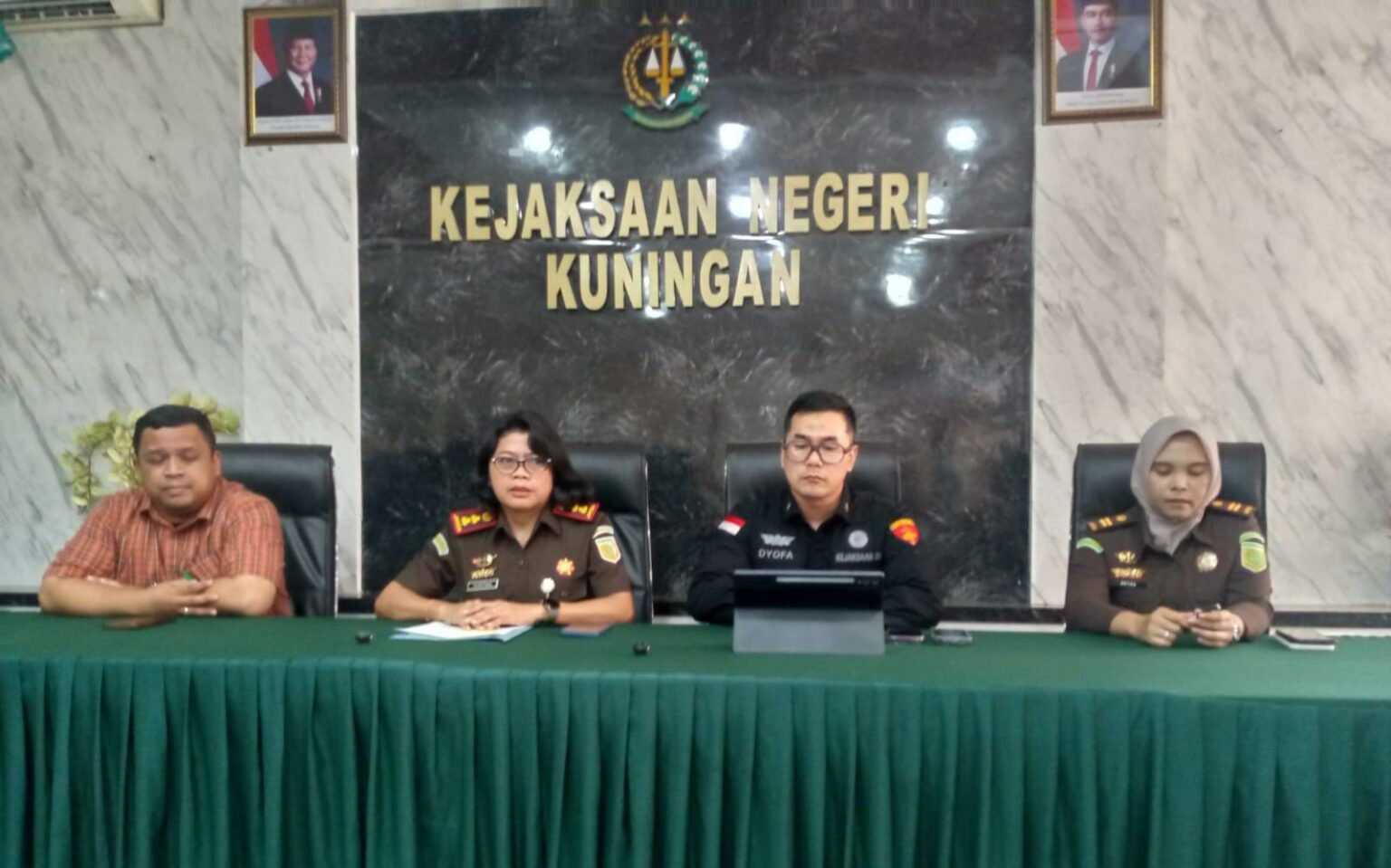 Kejari Kuningan Tetapkan 3 Tersangka Korupsi BUMDesma Sindangagung, Negara Rugi Rp1,1 Miliar Kejari Kuningan Tetapkan 3 Tersangka Korupsi BUMDesma Sindangagung, Negara Rugi Rp1,1 Miliar