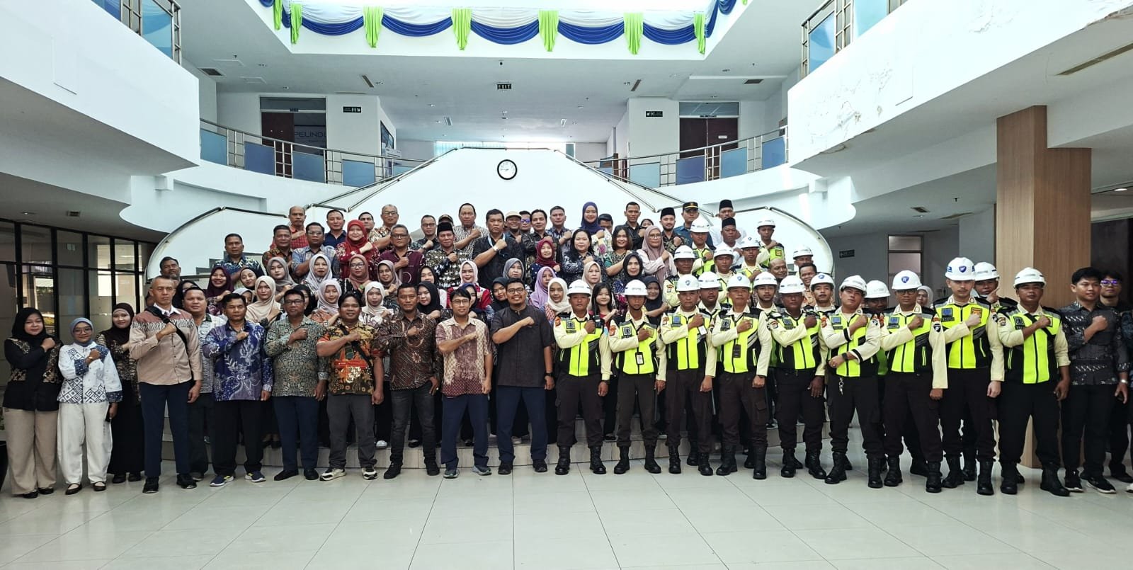 Peringati Hari Sumpah Pemuda,Pelindo Regional 1 Dumai Gelar Upacara Perkuat Semangat Persatuan dan Nasionalisme Peringati Hari Sumpah Pemuda,Pelindo Regional 1 Dumai Gelar Upacara Perkuat Semangat Persatuan dan Nasionalisme