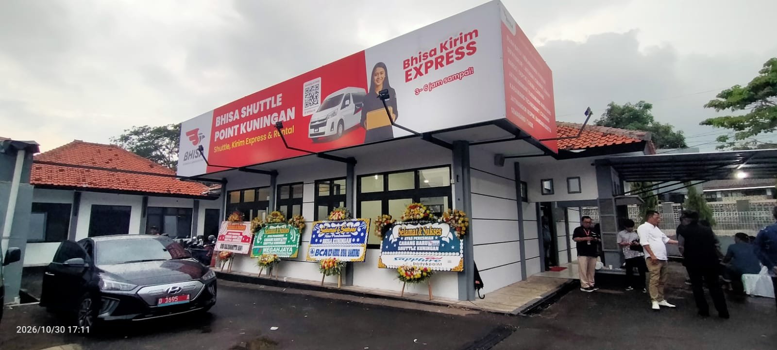 Peresmian Pool Baru Bhinneka Shuttle di Kuningan, Bupati Dian Harap Mobilitas Warga dan Ekonomi Daerah Makin Berkembang Peresmian Pool Baru Bhinneka Shuttle di Kuningan, Bupati Dian Harap Mobilitas Warga dan Ekonomi Daerah Makin Berkembang