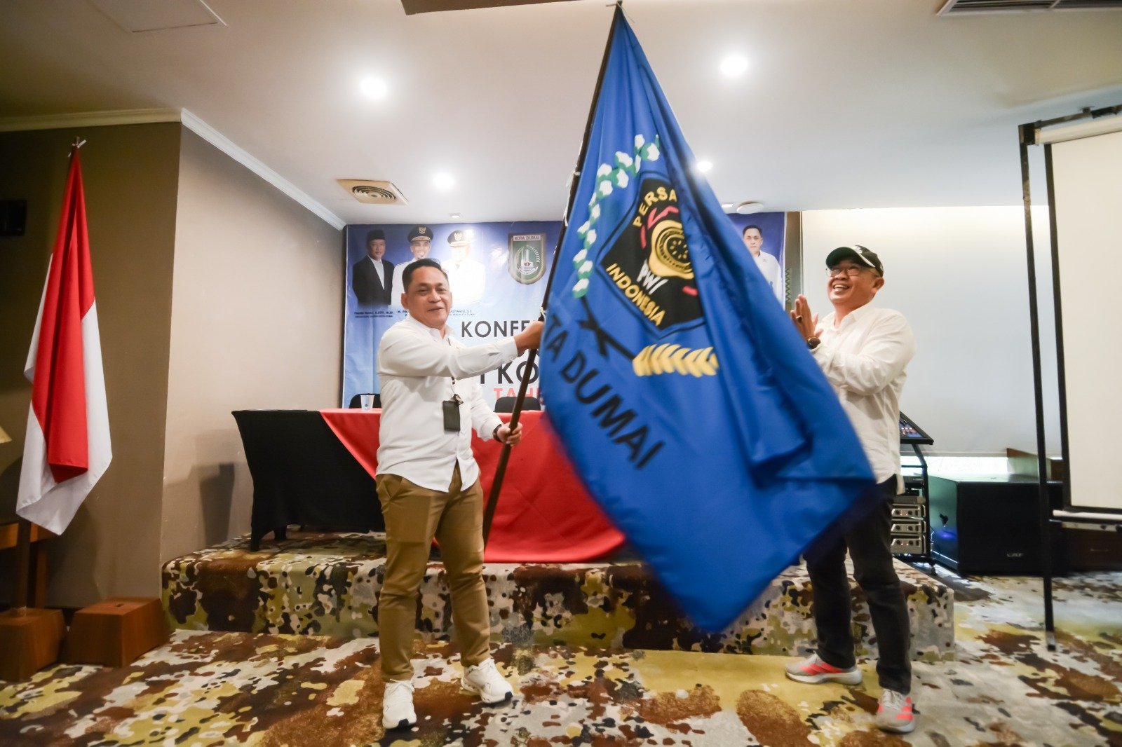 Secara Aklamasi Bambang Prayetno Kembali Pimpin PWI Dumai Periode 2016-2029 Secara Aklamasi Bambang Prayetno Kembali Pimpin PWI Dumai Periode 2016-2029