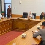 Ditemui Massa HMI, Ketua DPRD Cirebon Sophi Zulfia Tegaskan Komitmen Transparansi dan Siap Di Audit