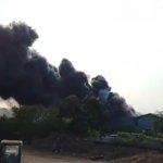 Gudang Kimia di Mundu Cirebon Terbakar Hebat, 4 Personel Damkar Alami Sesak Napas