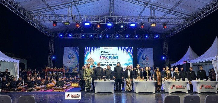 Gagarin Apresiasi Gebyar Langen Tayub Pecahkan Rekor MURI 2026, Jadi Momentum Kebangkitan Budaya Nasional di Pacitan Gagarin Apresiasi Gebyar Langen Tayub Pecahkan Rekor MURI 2026, Jadi Momentum Kebangkitan Budaya Nasional di Pacitan